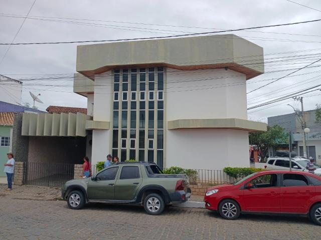 Cobertura venda em Almenara, Região Geográfica Intermediária de Teófilo Otoni
