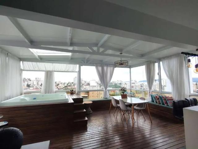 Cobertura venda em Capoeiras Leste, Florianópolis