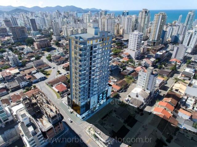 Cobertura venda em Meia Praia, Itapema