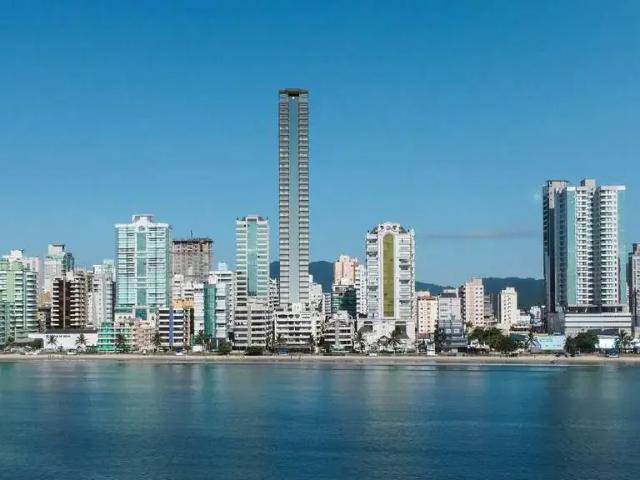 Cobertura venda em Meia Praia, Itapema