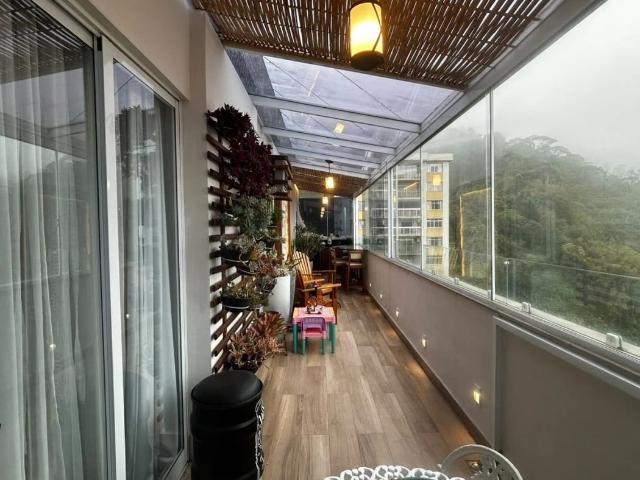 Cobertura venda em Petrópolis