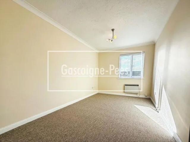 Apartment for rent in Cobham, Elmbridge