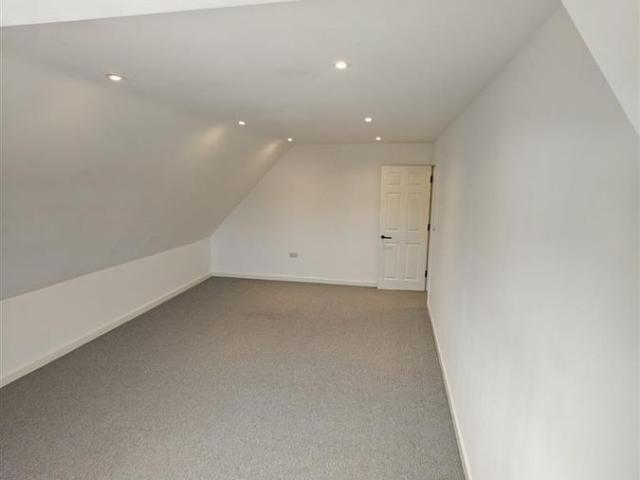 Apartment for rent in Pachesham Park, Surrey