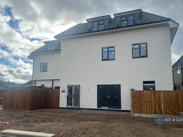 House for rent in Pachesham Park, Surrey