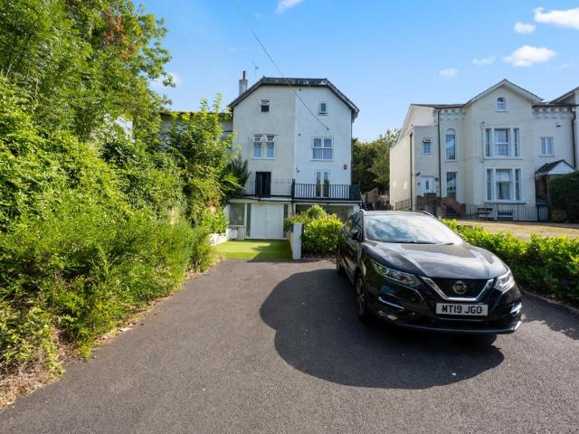 Apartment for rent in Stone, Monks Orchard