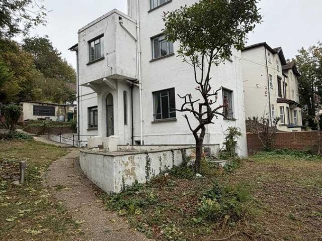House for rent in Swanscombe and Greenhithe, Monks Orchard
