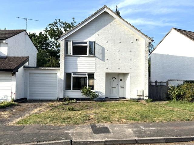 House for rent in Row Town, Surrey