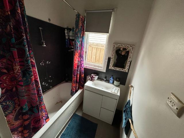 Room for rent in Camerons Creek, Victoria