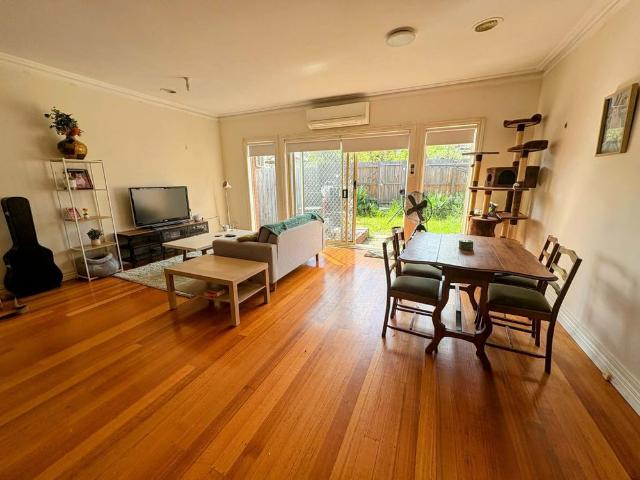 Room for rent in Camerons Creek, Victoria