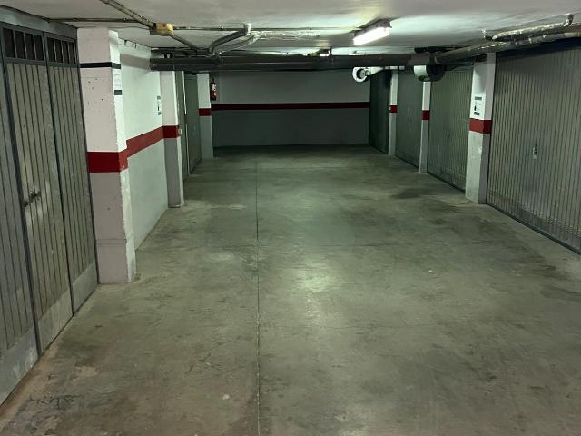 Garaje en venta en Baena, Andalucía