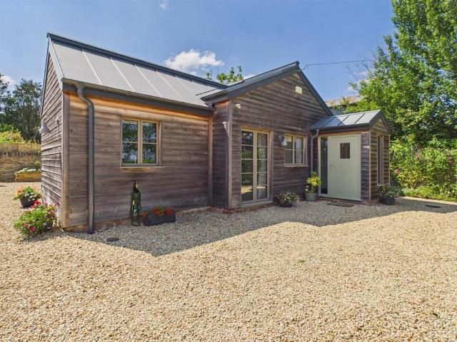 House for rent in Winchcombe, Pamington