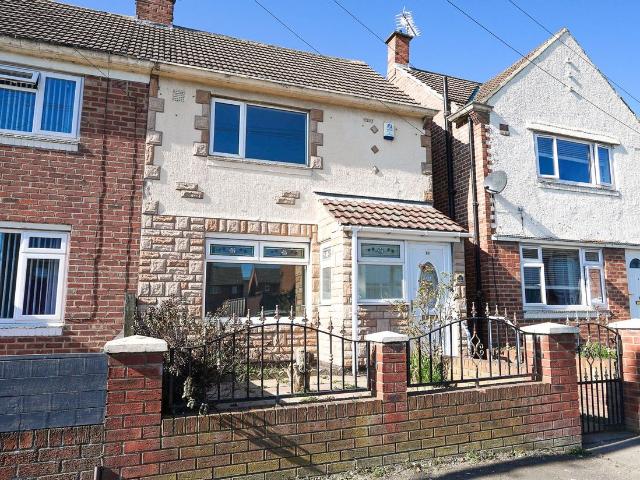 House for rent in Hylton Castle Estate, Tyne And Wear