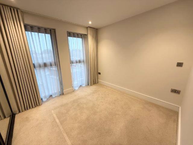 Room for rent in Cockfosters, Greater London
