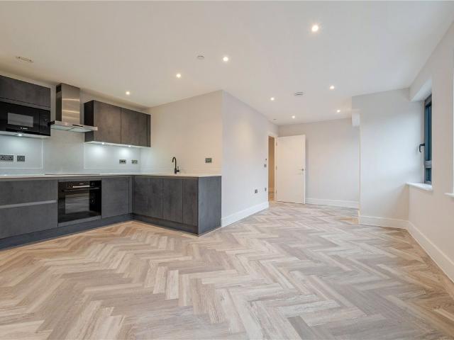 Apartment for rent in Hadley Wood, Greater London