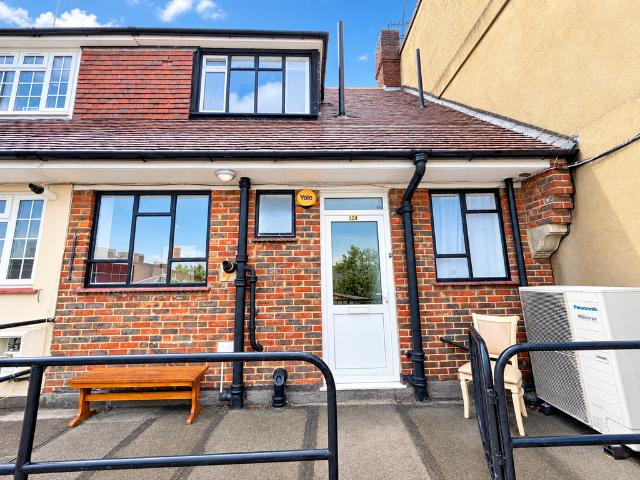 Apartment for rent in Cockfosters, Greater London