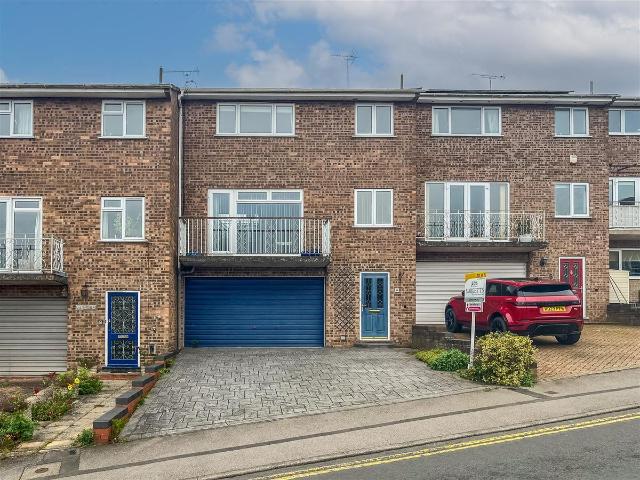 House for rent in Woodloes Park, Green Close
