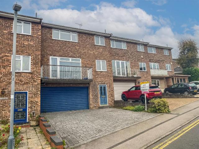 House for rent in Woodloes Park, Green Close