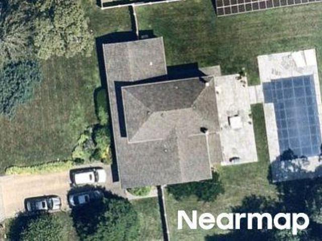 House for sale in Commack