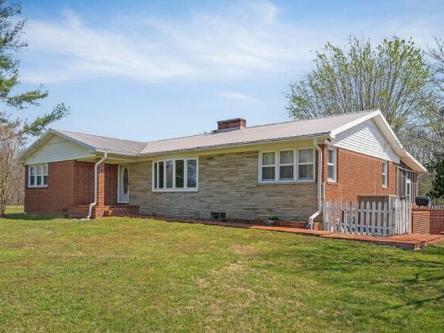 House for sale in Smithville