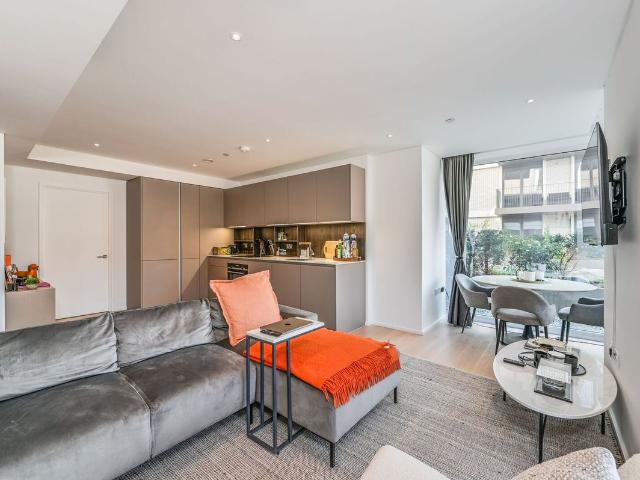 Apartment for rent in Battersea, Greater London