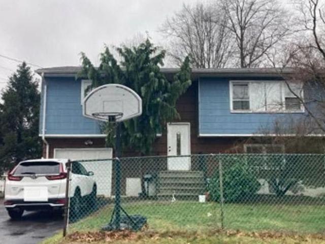 House for sale in Kendall Park, New Jersey
