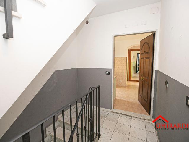 Appartamento in affitto a Medio Ponente, Serra Riccò