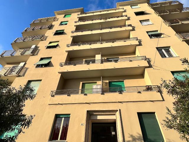 Appartamento in affitto a Medio Ponente, Serra Riccò