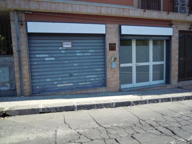 Locale Commerciale in affitto a Belpasso, Catania