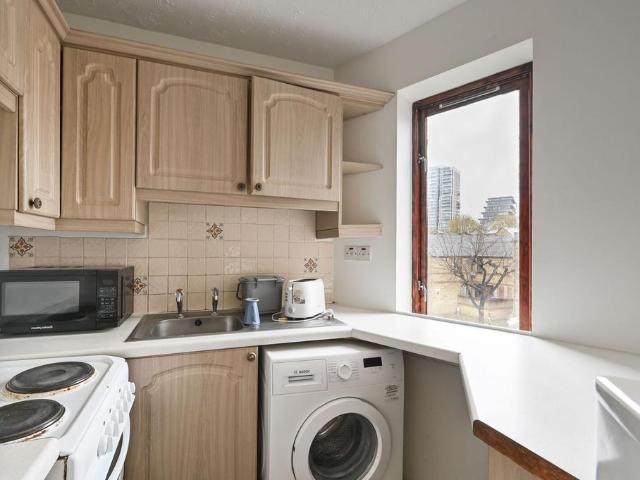 Apartment for rent in St. George in the East, Greater London