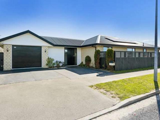 House for sale in Chaslands, Canterbury