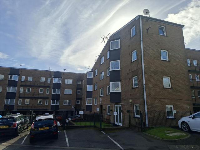 Apartment for rent in Llanedeyrn, Cardiff