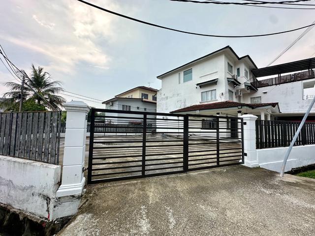 Townhouse for sale in Cheng, Malaka