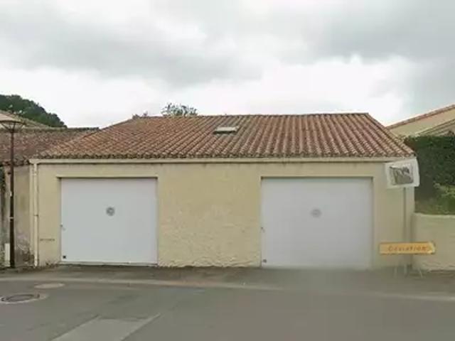 Garage vente à Les Sables-d'Olonne, Coëx