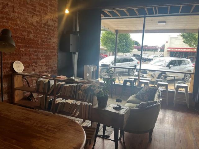 Retail for rent in Finley, New South Wales