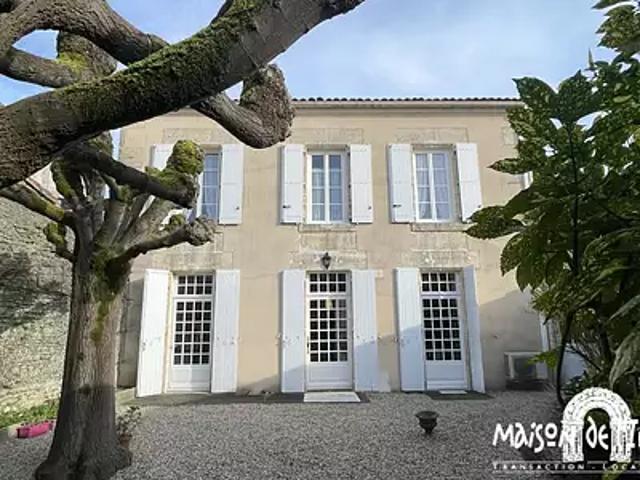 Maison vente à Faubourg d'Angoulême, Cognac