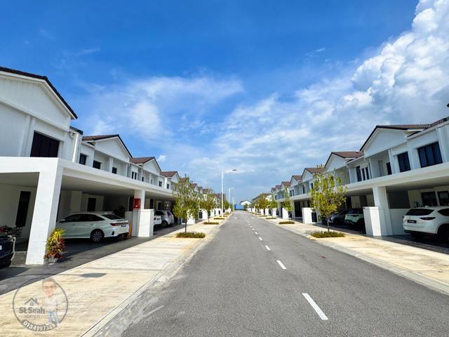 Townhouse for sale in Batu Kawan, Seberang Perai