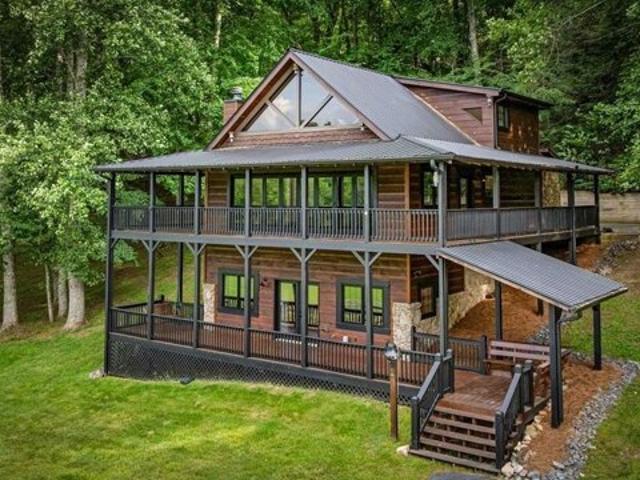 House for sale in Blue Ridge