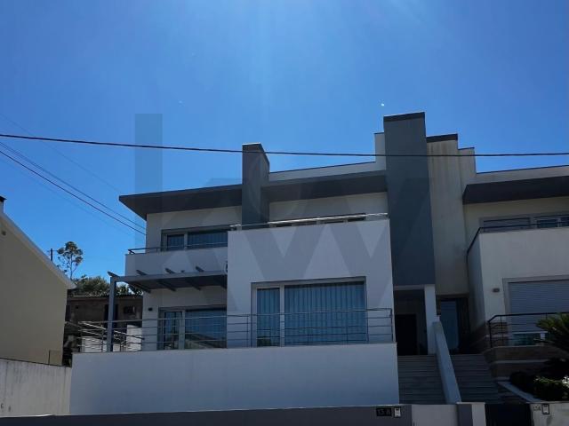 Casa venda em Coimbrã, Botão