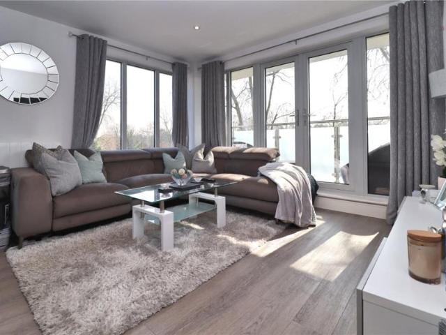 Apartment for rent in Horsell, Woking
