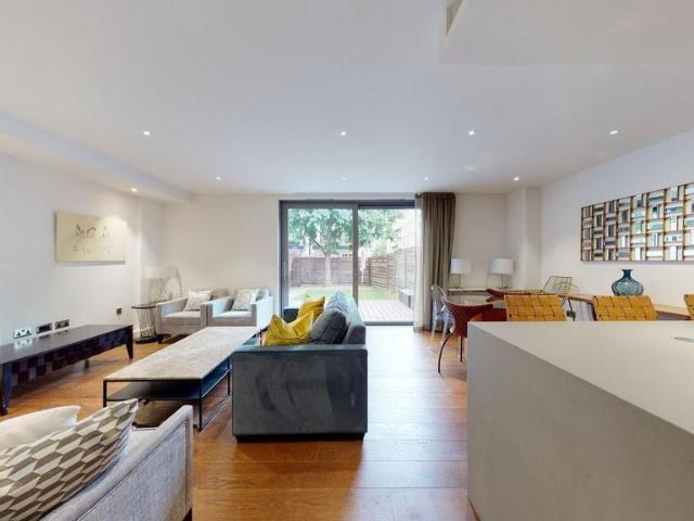 Apartment for rent in Lot's Village, Greater London