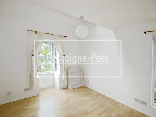 Apartment for rent in Slyfield, Westborough