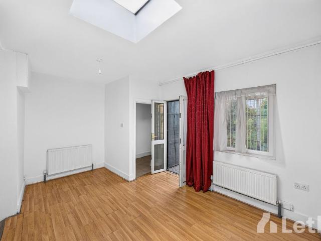 Apartment for rent in London Borough of Newham, Greater London