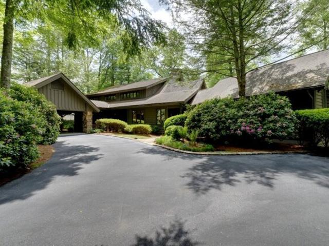House for sale in Lake Toxaway House for sale in Lake Toxaway
