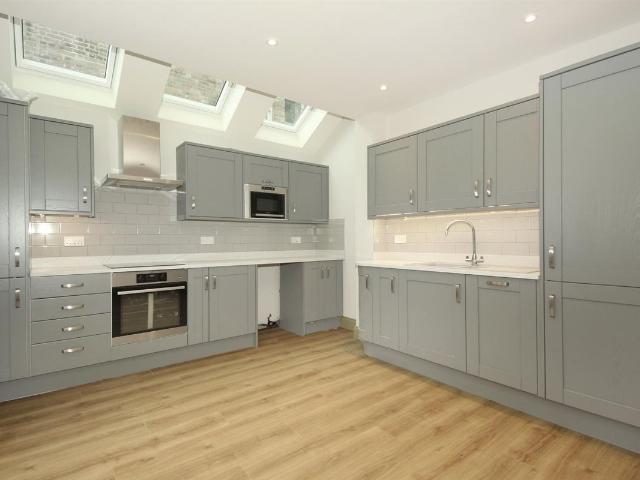 Apartment for rent in London Borough of Ealing, Hanwell