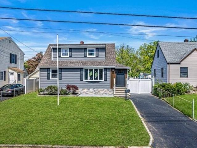 House for sale in Clark