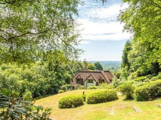 House for sale in Pachesham Park, Surrey