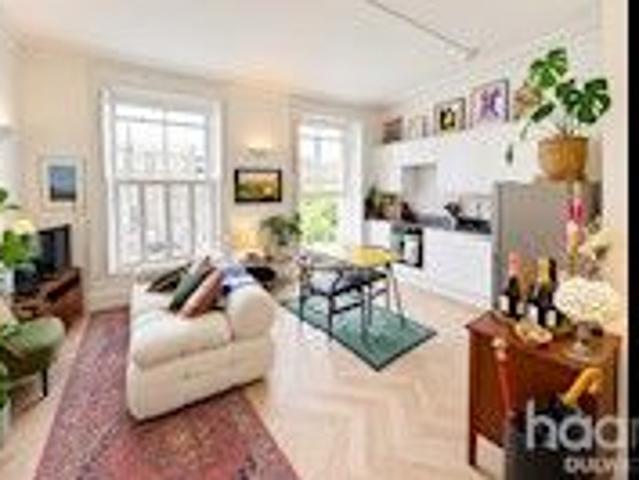 Apartment for rent in Myatt's Fields, Greater London