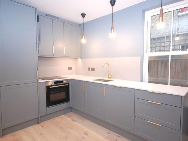 Apartment for rent in Myatt's Fields, Greater London