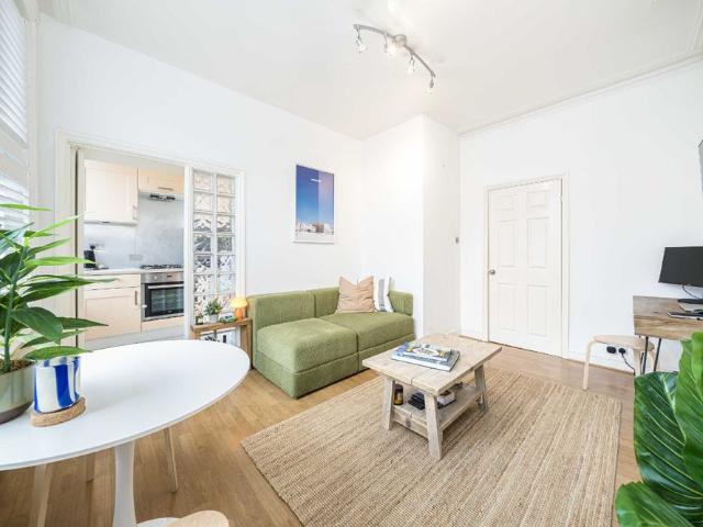 Apartment for rent in Loughborough Junction, Greater London