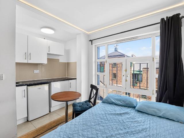 Studio for rent in London Borough of Lambeth, Greater London